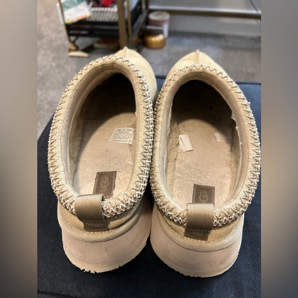 UGG Tazz Platform Slippers - Picture 3 of 6